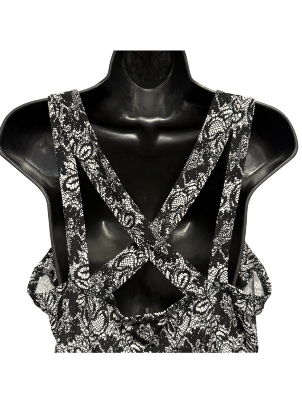 Torrid Tank Top Cami Strappy Black White Floral X Back Size 2 - Picture 7 of 8
